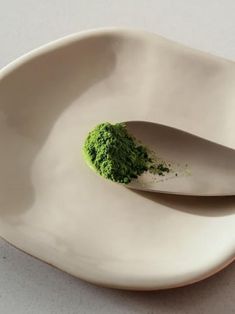 عرض اليوم الوطني ماتشا درجة عضوية احتفالية