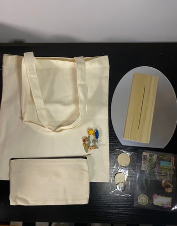 بوكس " هويّة مُلوّنة "