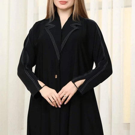 عباية كتان بخامة طبيعية تجمع بين الراحة والأناقة طوال اليوم