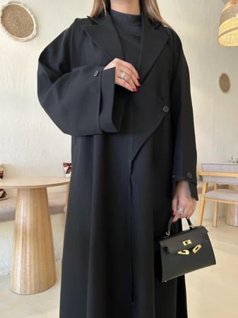 عباية بأزرار