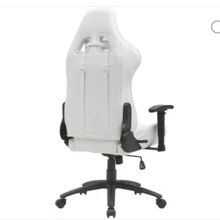 تجميعة بي سي قيمنق كاملة - صندوق ATX ميد تاور من إيجييرا مع كرت RTX 5060، معالج i7، 16 جيجابايت RAM، وذاكرة 1 تيرابايت - لون أبيض، مع كرسي وطاولة قيمنق، شاشة، وكيبورد