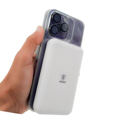 عرض عدد 3 شواحن متنقلة وايرلس قوة 10 الف ملي امبير