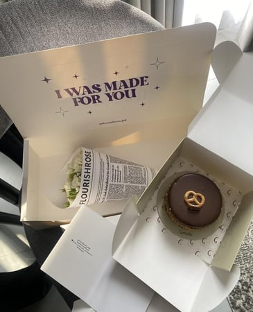 بوكس ورد + كيك جاناش