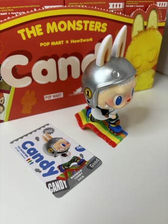 مجسم لابوبو كاندي (رينبو)