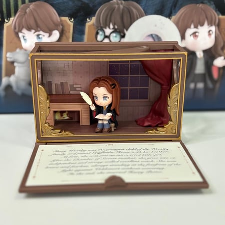 مجسم جيني ويزلي - Hogwarts Biographical