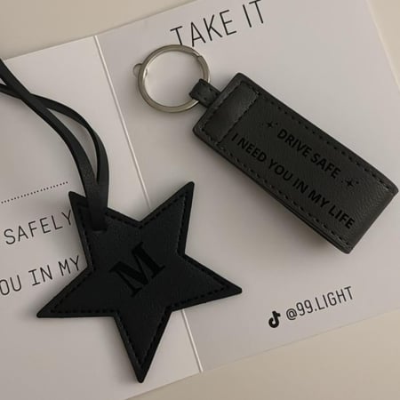 طقم ميدالية وتعليقة سيارة حفر ليزرجهتين