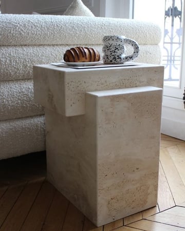 طاولة جانبية من الترافنتينو الطبيعي