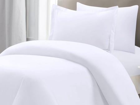 مفرش WHITE فندقي مفرد ونص - 5 قطع - أبيض