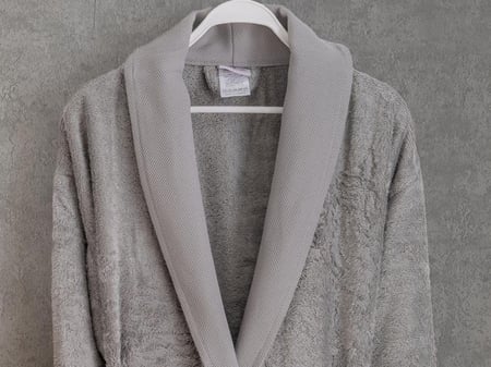 طقم أرواب استحمام YASEMIN مزدوج بامبو 13 قطعة - رمادي و سكري