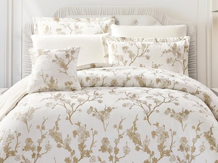 مفرش VIOLETA شتوي فاخر مخمل ڤيلڤيت مزدوج 200×200 سم - 8 قطع - سكري