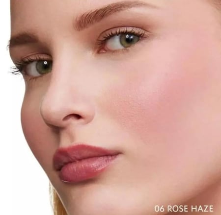 ايف سان لوران احمر خدود ميك مي بلش - 06 روز هيز