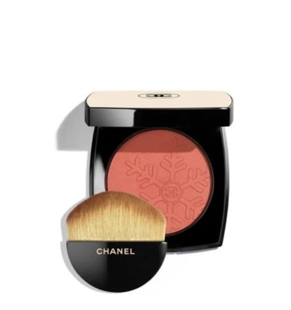 بلاشر شانيل مع فرشة - CHANEL Les Beiges Healthy Blush - Corail Givre