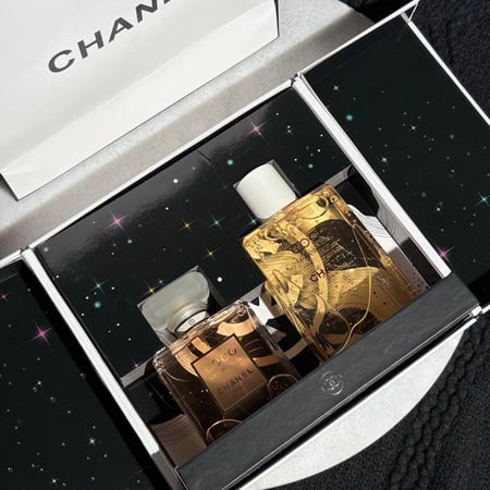 مجموعة كوكو شانيل مكونه من عطر 100 مل + شاور جل 200 مل مع ملحقاتها