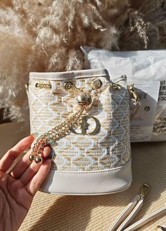 شنطه ديور الحصريه 2026 مع كيس ديور وشريطه