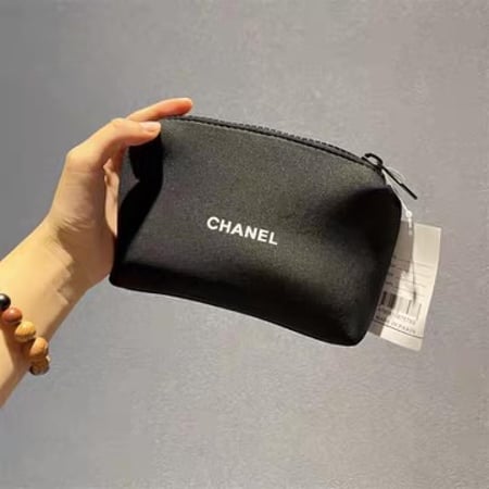 شنطه شانيل  للمكياج وتر بروف