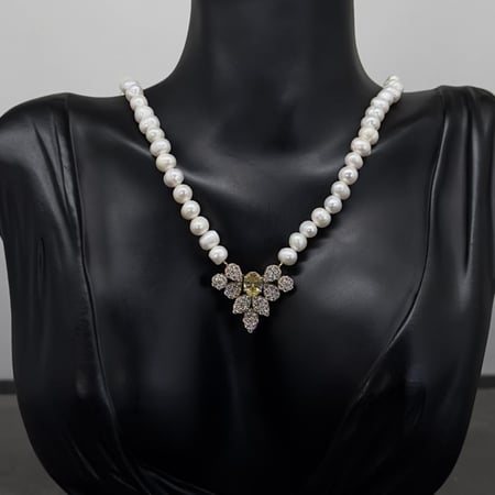 عقد تصميم الألماس واللؤلؤ الفاخر