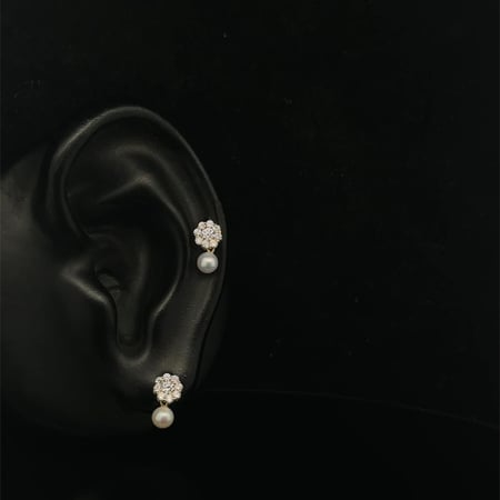 أُنثى – حلق وردة الذهب واللؤلؤ الناعم