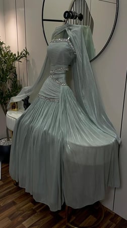 فستان تنفيذ R BOUTIQUE