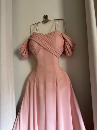 فستان تنفيذ R BOUTIQUE