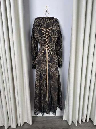 فستان تنفيذ R BOUTIQUE