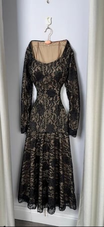 فستان تنفيذ R BOUTIQUE