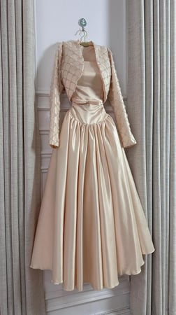 فستان تنفيذ R BOUTIQUE