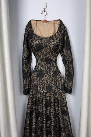 فستان تنفيذ R BOUTIQUE