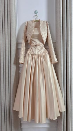 فستان تنفيذ R BOUTIQUE