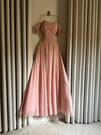 فستان تنفيذ R BOUTIQUE