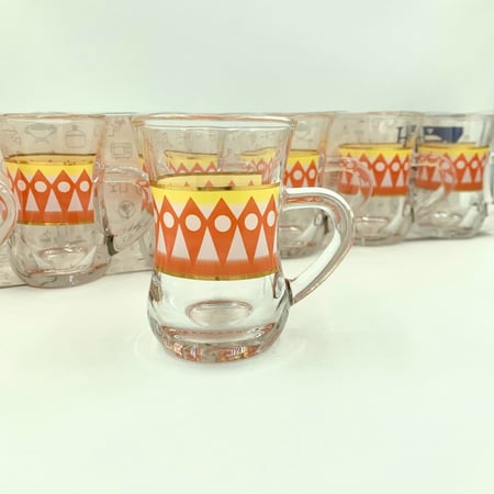 بيالات,كاسه,استكانه,شاي,تراثي,غضار,احمر