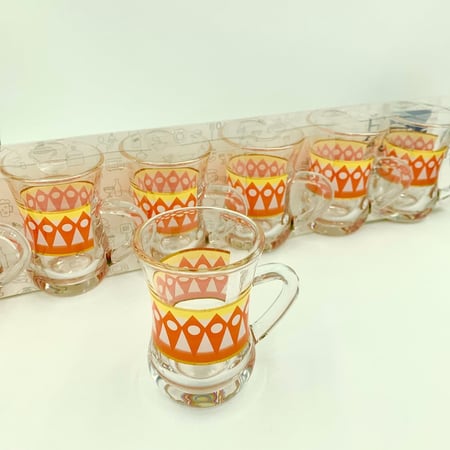 بيالات,كاسه,استكانه,شاي,تراثي,غضار,احمر