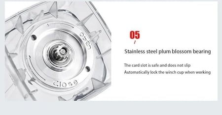 لقطة مقربة لقاعدة خلاط سيلفر كرست مع نص باللغة الإنجليزية