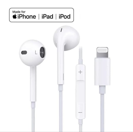 سماعة اذن بيضاء من ابل بمنفذ لايتنينج مع علامة صنع لايفون وايباد وايبو