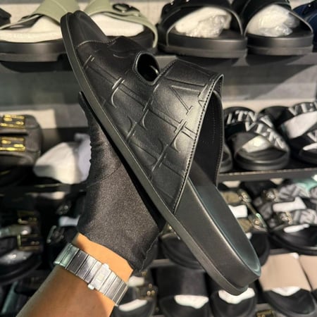 صندل فلنتينو رجالي ماستر