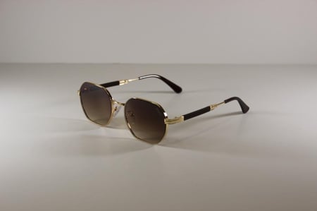 نظارة شمسيه Dior