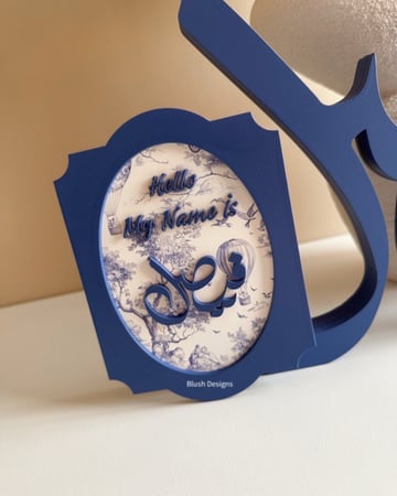 قطعة اسم اكريلك مع ثيم السفاري الازرق /مستطيلة مع كتابة اكريلك بارز