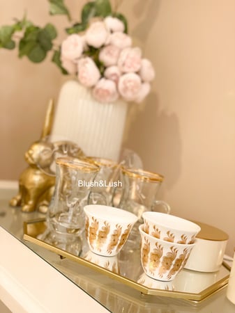 تاقات لكاسات الشاي والقهوة