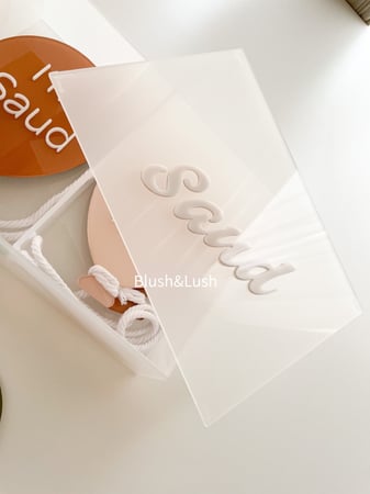 بوكس اكريلك لمجموعة البالون / مع اسم بارز ملون