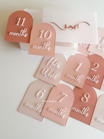 بطاقات الاشهر المقوسة/ درجات الوردي