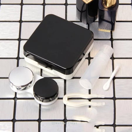 حافظة عدسات للاصقة