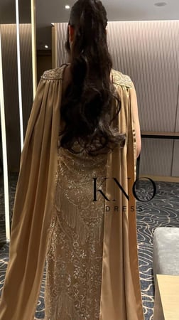 فستان شك فاخر مع هدب أنيق مبطن بتفته، إطلالة راقية وحركة جذابة