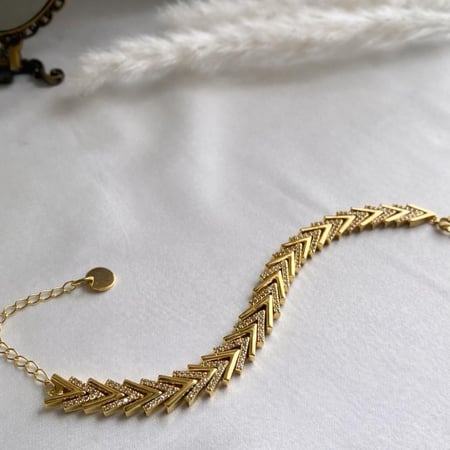 اسوارة Golden Arrow