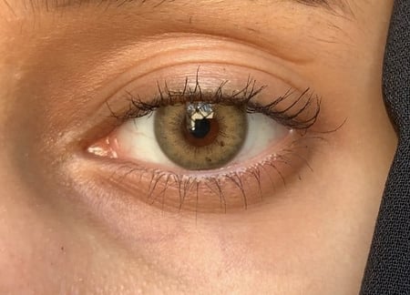 عدسات روسي بني نظر