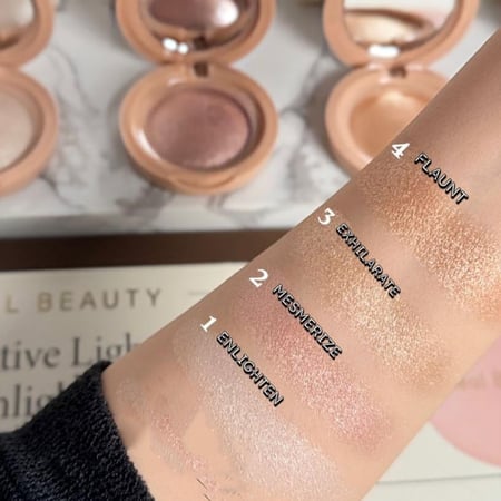 اضاءة هايلايتر من ريل بيوتي FLAUNT4