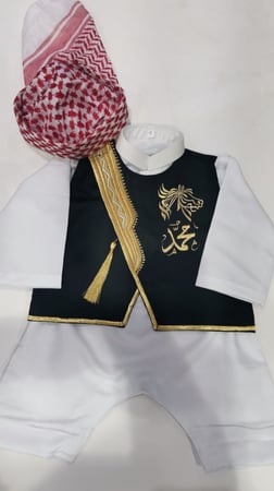 طقم اطفال بتصميم أنيق و مريح لطفلك