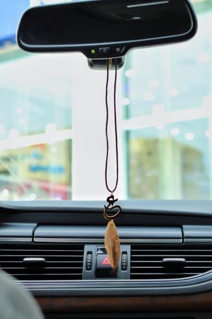 تعليقة خيط و كسرة العود