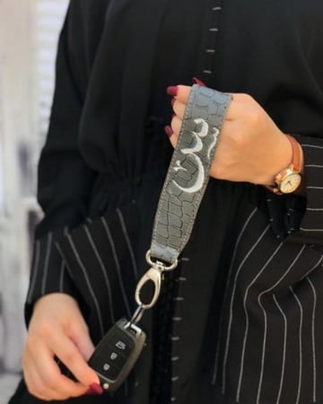 تعليقة مفاتيح بالاسم - الوان متعدده