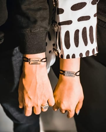 اساور بالاسم والتاريخ حسب الطلب