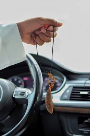 تعليقة خيط و كسرة العود