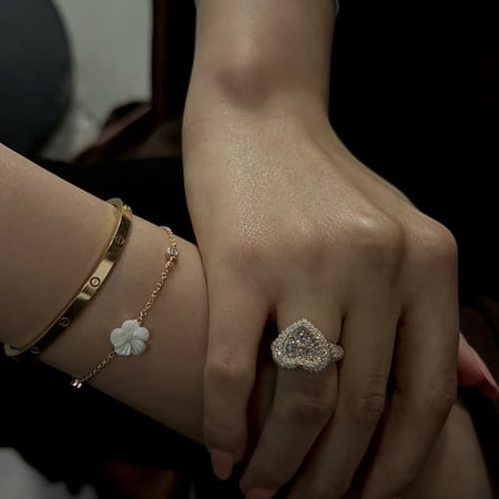 اسوارة وردة الصدف